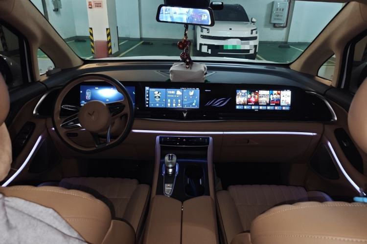 Used VOYAH Dream 2024 PHEV Ultra-Long Range Flagship Edition Center Console