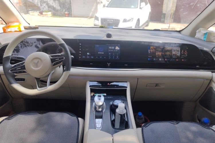 Used VOYAH Dream 2024 PHEV Ultra-Long Range Flagship Edition Center Console