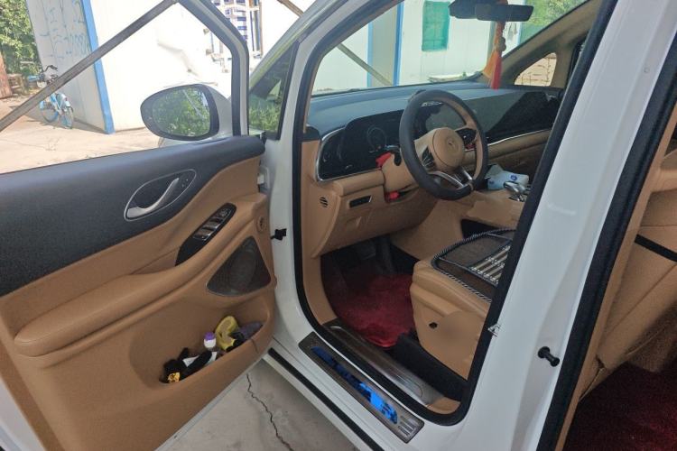 Used VOYAH Dream 2024 PHEV Extended-Range Premium Edition Driver Seat