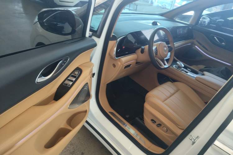 Used VOYAH Dream 2024 PHEV Extended-Range Premium Edition Driver Seat