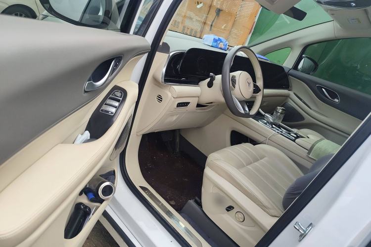Used VOYAH Dream 2024 PHEV Extended-Range Premium Edition Driver Seat