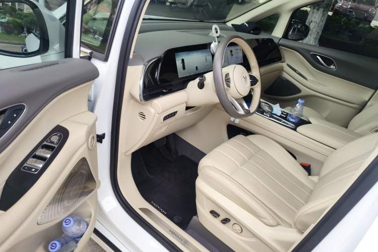 Used VOYAH Dream 2024 PHEV Extended-Range Premium Edition Driver Seat