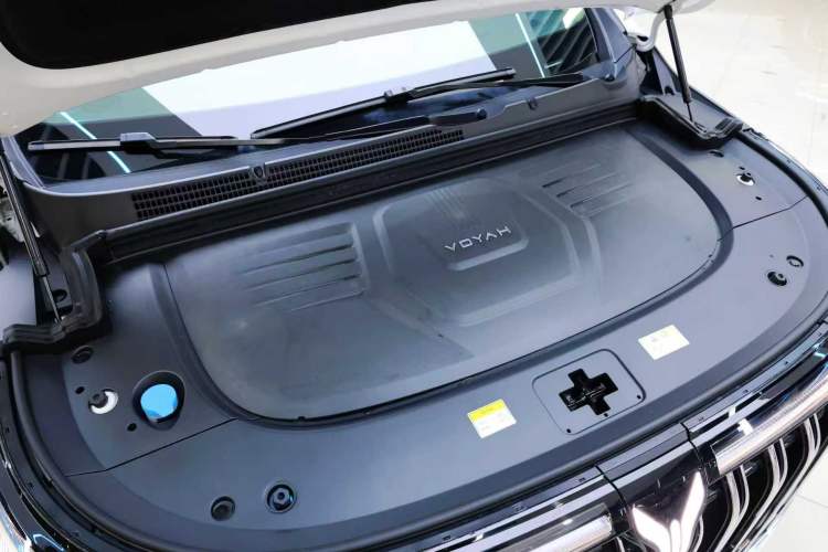 Used VOYAH Dream 2024 PHEV Ultra-Long Range Flagship Edition Engine Bay