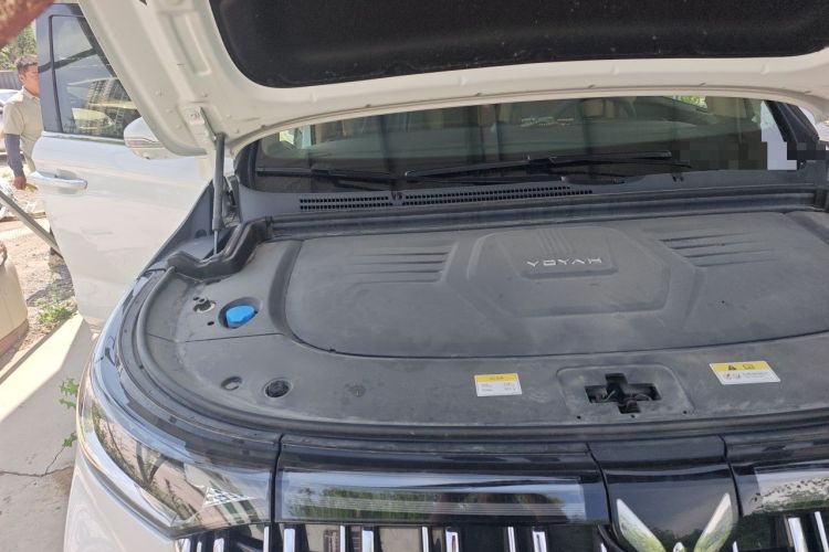 Used VOYAH Dream 2024 PHEV Extended-Range Premium Edition Engine Bay Right