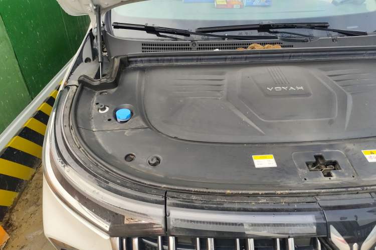 Used VOYAH Dream 2024 PHEV Extended-Range Premium Edition Engine Bay Right