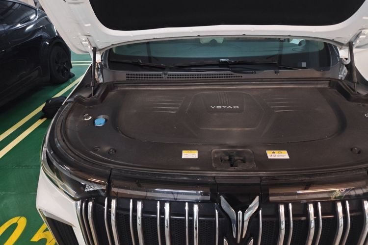 Used VOYAH Dream 2024 PHEV Ultra-Long Range Flagship Edition Engine Bay Right