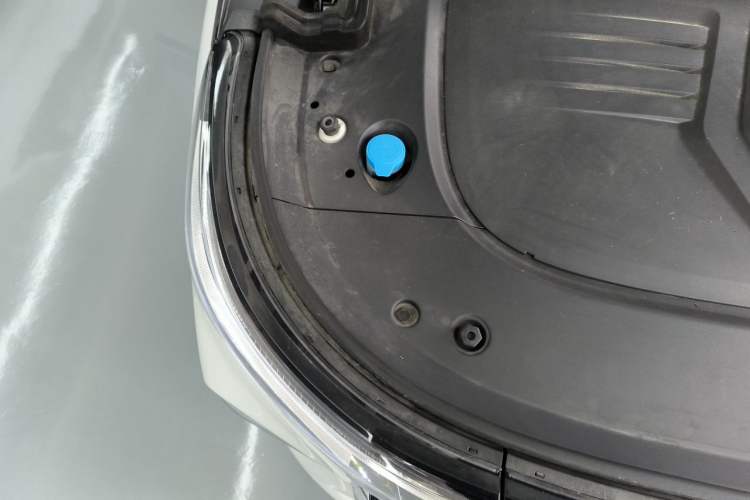 Used VOYAH Dream 2024 PHEV Extended-Range Premium Edition Engine Bay Right