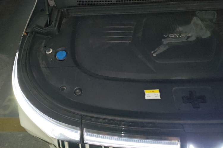 Used VOYAH Dream 2024 PHEV Extended-Range Premium Edition Engine Bay Right