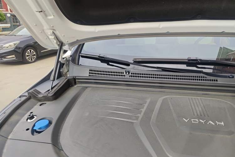 Used VOYAH Dream 2024 PHEV Ultra-Long Range Flagship Edition Engine Bay Right