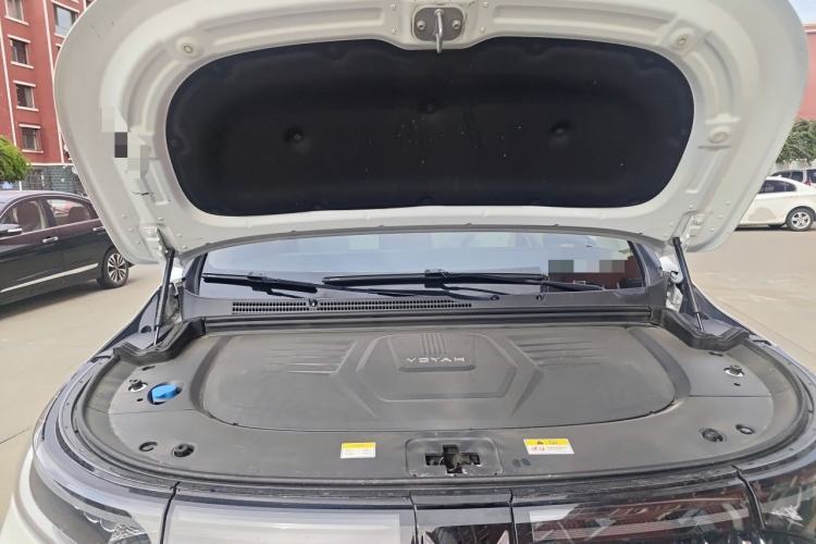 Used VOYAH Dream 2024 PHEV Ultra-Long Range Flagship Edition Engine Bay
