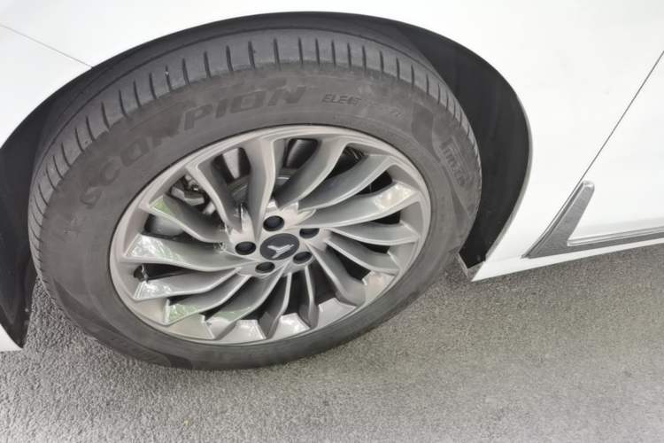Used VOYAH Dream 2024 PHEV Ultra-Long Range Flagship Edition Exterior 1