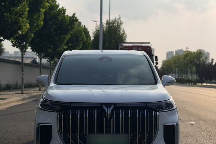 Used VOYAH Dream 2024 PHEV Ultra-Long Range Flagship Edition Exterior 3