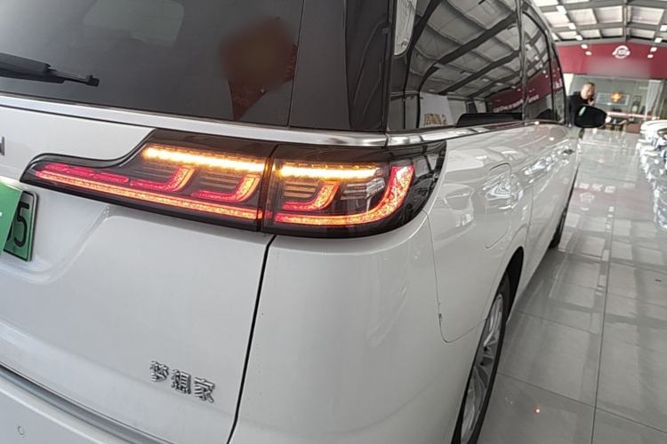 Used VOYAH Dream 2024 PHEV Extended-Range Premium Edition Exterior 3