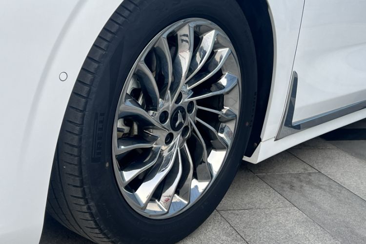 Used VOYAH Dream 2024 PHEV Ultra-Long Range Flagship Edition Exterior 4