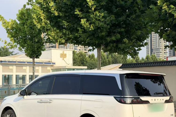 Used VOYAH Dream 2024 PHEV Ultra-Long Range Flagship Edition Exterior 6