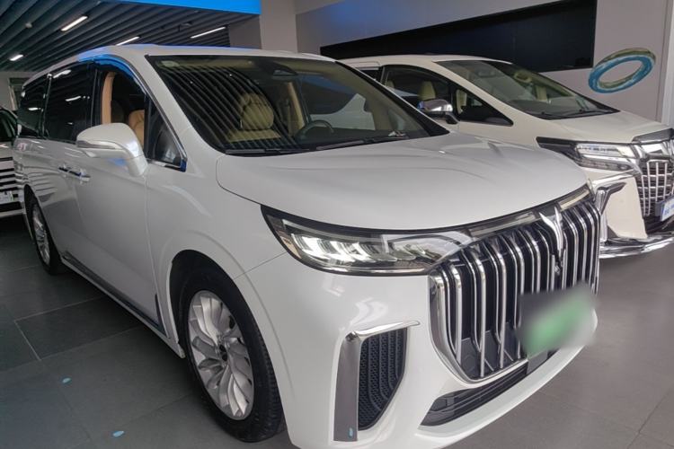 Used VOYAH Dream 2024 PHEV Extended-Range Premium Edition Front Right 45 Deg