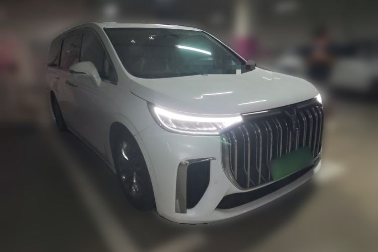 Used VOYAH Dream 2024 PHEV Ultra-Long Range Flagship Edition Front Right 45 Deg