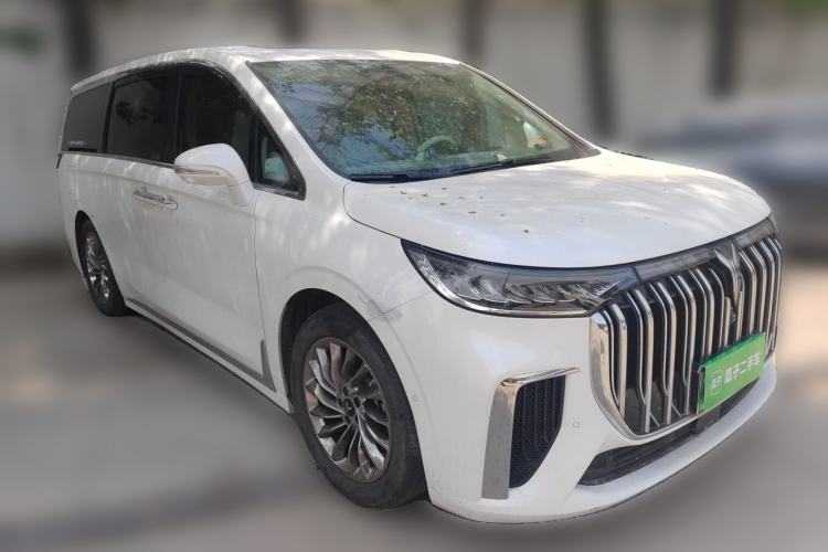 Used VOYAH Dream 2024 PHEV Ultra-Long Range Flagship Edition Front Right 45 Deg