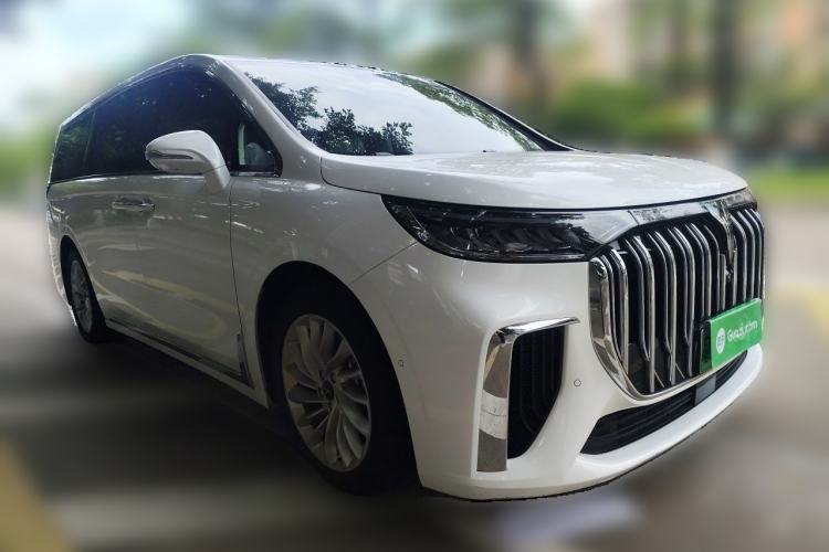 Used VOYAH Dream 2024 PHEV Extended-Range Premium Edition Front Right 45 Deg