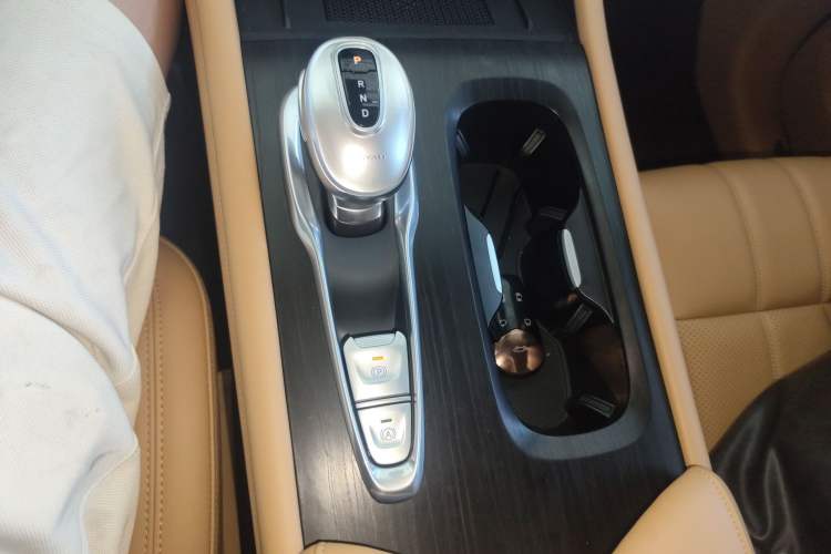 Used VOYAH Dream 2024 PHEV Extended-Range Premium Edition Gear Lever