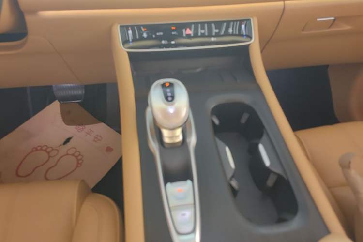 Used VOYAH Dream 2024 PHEV Extended-Range Premium Edition Gear Lever