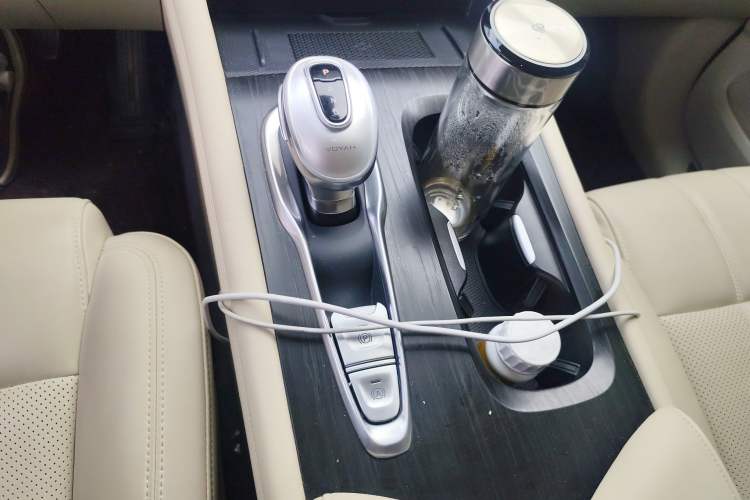 Used VOYAH Dream 2024 PHEV Extended-Range Premium Edition Gear Lever