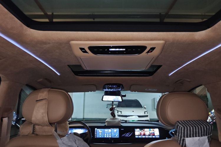 Used VOYAH Dream 2024 PHEV Ultra-Long Range Flagship Edition Headliner