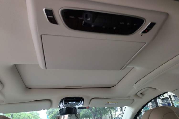 Used VOYAH Dream 2024 PHEV Extended-Range Premium Edition Headliner