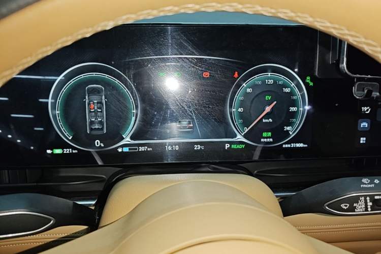 Used VOYAH Dream 2024 PHEV Ultra-Long Range Flagship Edition Instrument Cluster