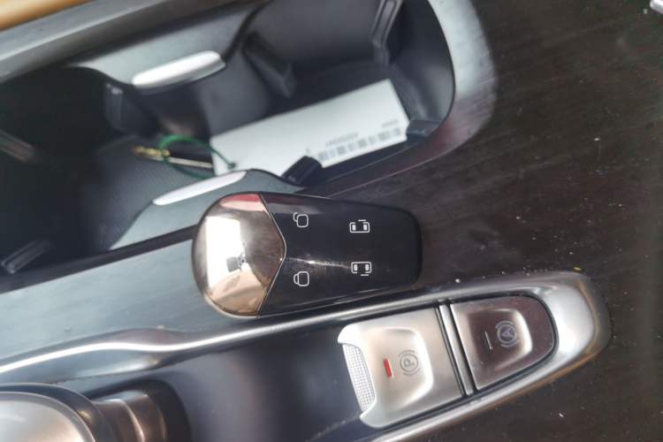 Used VOYAH Dream 2024 PHEV Extended-Range Premium Edition Interior 1