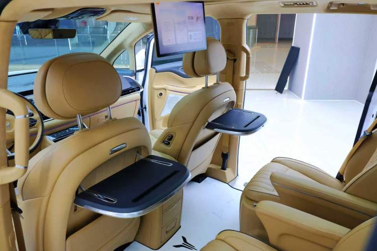 Used VOYAH Dream 2024 PHEV Ultra-Long Range Flagship Edition Interior 12