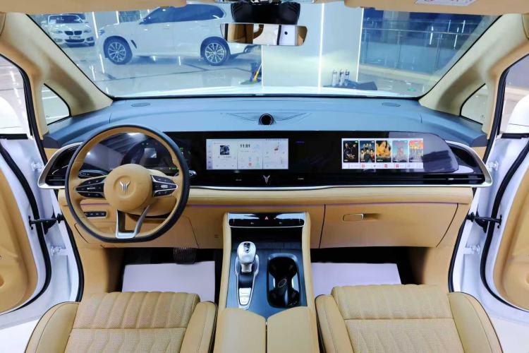 Used VOYAH Dream 2024 PHEV Ultra-Long Range Flagship Edition Interior 3