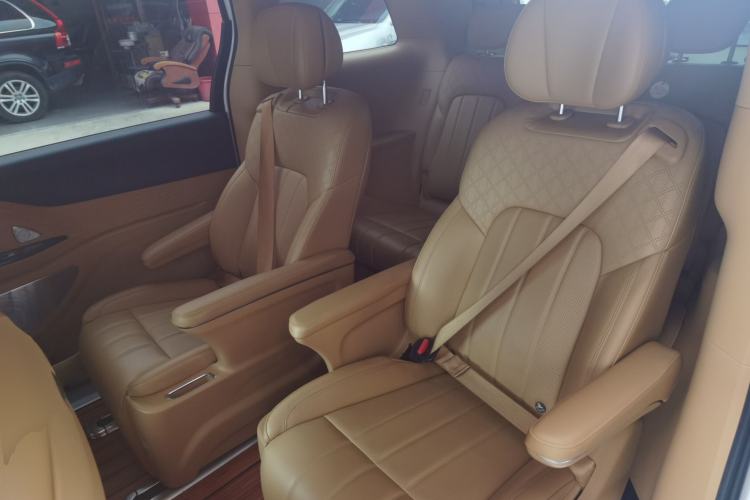 Used VOYAH Dream 2024 PHEV Extended-Range Premium Edition Interior 4