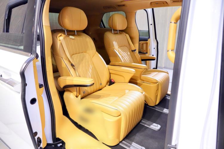Used VOYAH Dream 2024 PHEV Ultra-Long Range Flagship Edition Interior 4