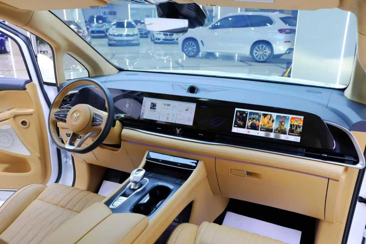 Used VOYAH Dream 2024 PHEV Ultra-Long Range Flagship Edition Interior 4