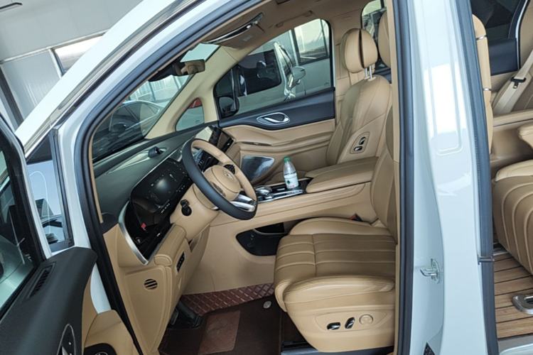 Used VOYAH Dream 2024 PHEV Extended-Range Premium Edition Left Front Seat