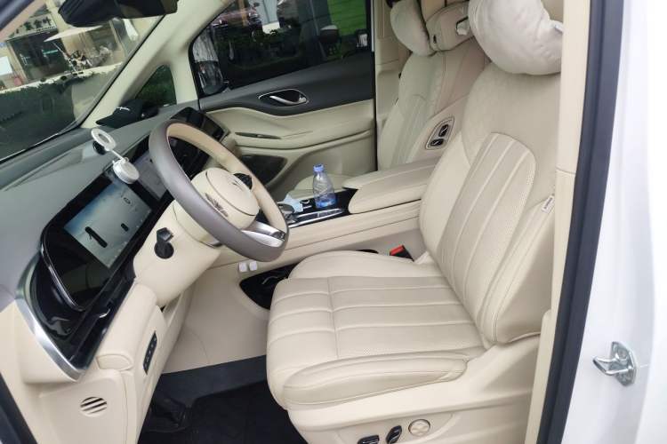 Used VOYAH Dream 2024 PHEV Extended-Range Premium Edition Left Front Seat