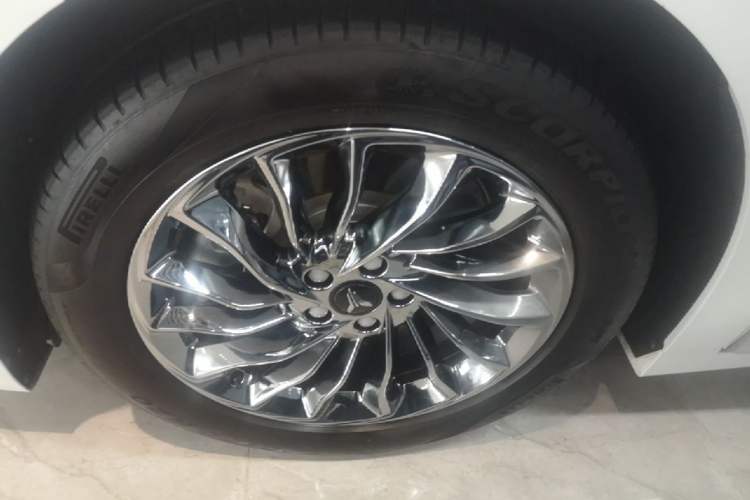 Used VOYAH Dream 2024 PHEV Extended-Range Premium Edition Left Front Wheel Hub