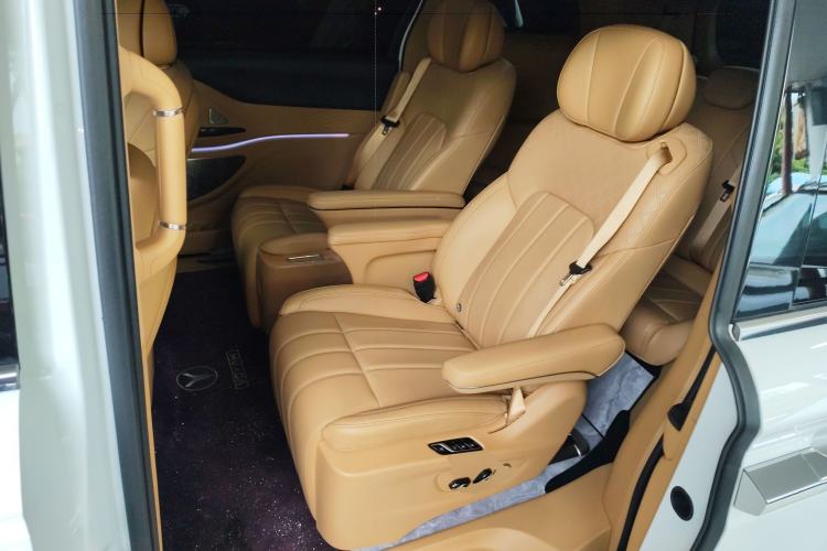 Used VOYAH Dream 2024 PHEV Extended-Range Premium Edition Left Rear Seat