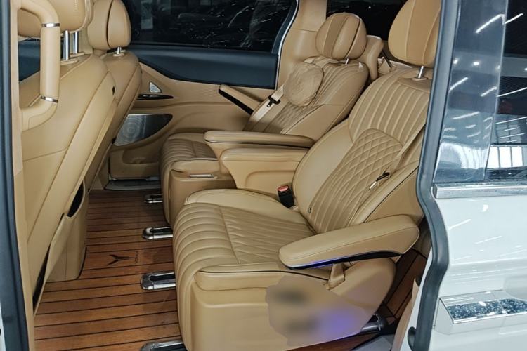 Used VOYAH Dream 2024 PHEV Ultra-Long Range Flagship Edition Left Rear Seat