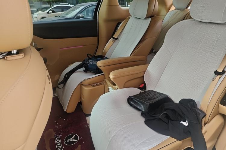 Used VOYAH Dream 2024 PHEV Ultra-Long Range Flagship Edition Left Rear Seat