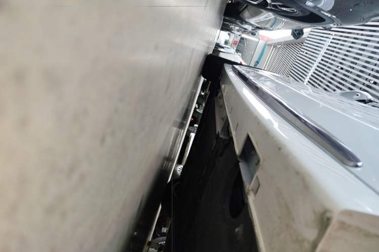 Used VOYAH Dream 2024 PHEV Extended-Range Premium Edition Left Side Sill