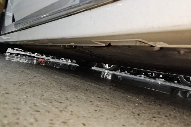 Used VOYAH Dream 2024 PHEV Ultra-Long Range Flagship Edition Left Side Sill