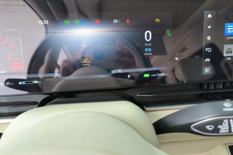 Used VOYAH Dream 2024 PHEV Extended-Range Premium Edition Odometer Close Up
