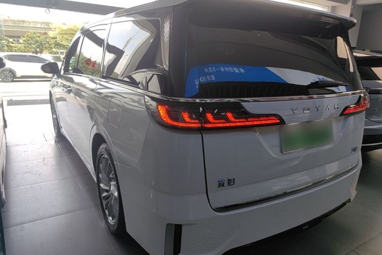 Used VOYAH Dream 2024 PHEV Extended-Range Premium Edition Rear Left 45 Deg