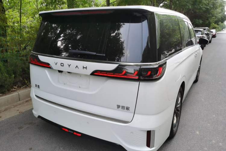 Used VOYAH Dream 2024 PHEV Ultra-Long Range Flagship Edition Rear Right 45 Deg
