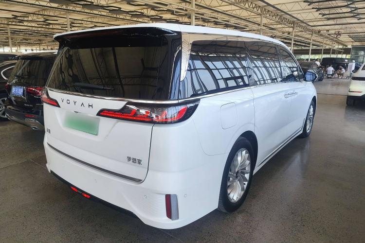 Used VOYAH Dream 2024 PHEV Extended-Range Premium Edition Rear Right 45 Deg