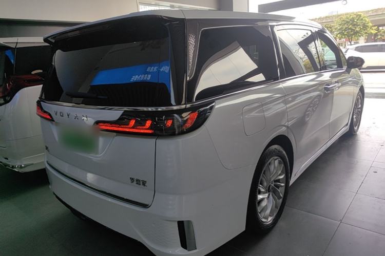 Used VOYAH Dream 2024 PHEV Extended-Range Premium Edition Rear Right 45 Deg