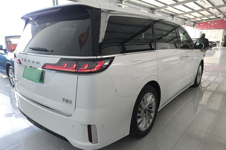 Used VOYAH Dream 2024 PHEV Extended-Range Premium Edition Rear Right 45 Deg