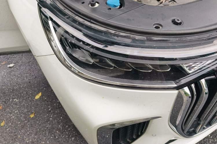 Used VOYAH Dream 2024 PHEV Extended-Range Premium Edition Right Front Headlight
